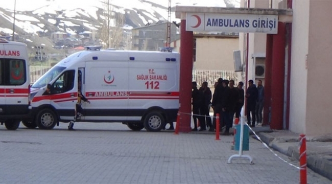PKK'lı teröristler ile çatışma iki askerimiz yaralı