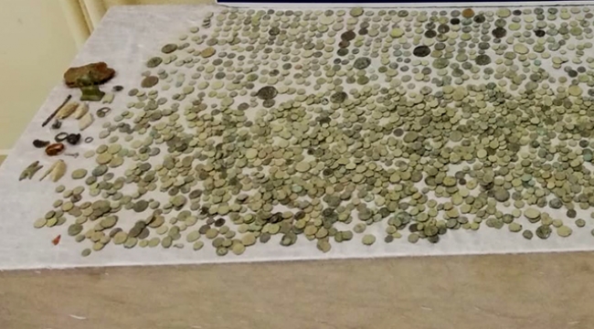 Polis adeta hazine ele geçirdi