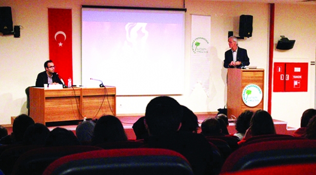 Sperry: Haritalar, kitaplar, mağara çizimleri hatta para da bir medyadır