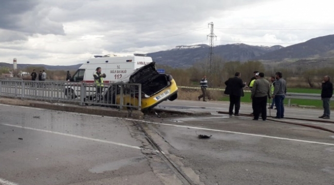 Trafik kazasında yanarak can verdi