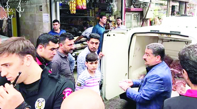 450 KİLO KOKMUŞ  horoz eti elegeçirildi