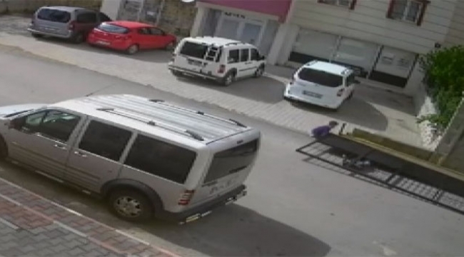6 metrelik demir kapı küçük çocuğun üzerine devrildi