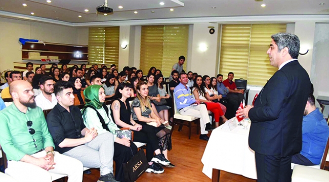 Baro Başkanı Küçük, stajyer avukatlarla buluştu