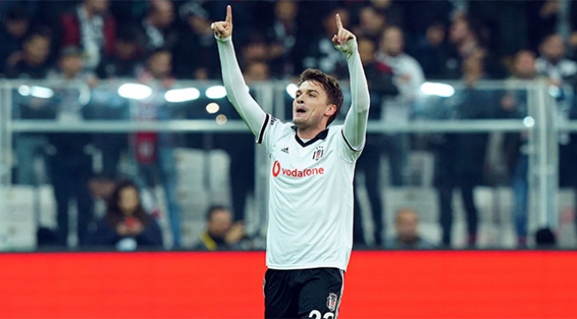 Beşiktaş Adem Ljajic'i KAP'a bildirdi