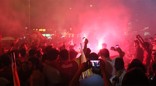 Galatasaray'ın şampiyonluğu Adana'da da kutlandı