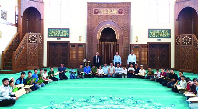 Genç hafızlardan mukabele ziyafeti