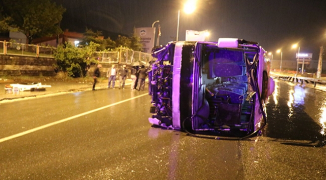 İşçi servisi devrildi: 19 yaralı