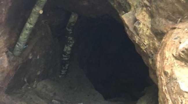 Kaçak kazı yapan defineciler yakayı ele verdi