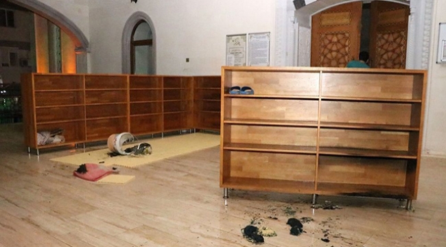 Kapalı olmasına sinirlendiği camiyi yakmaya çalıştı
