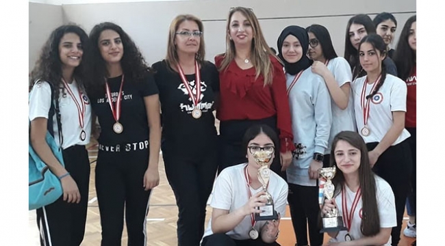 Kız Lisesi Adım Adım Türkiye Şampiyonasına Gidiyor