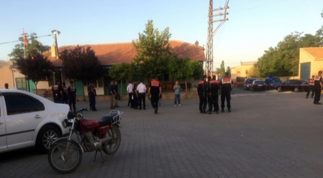 Köy meydanında ortalık birbirine girdi: 3 ölü