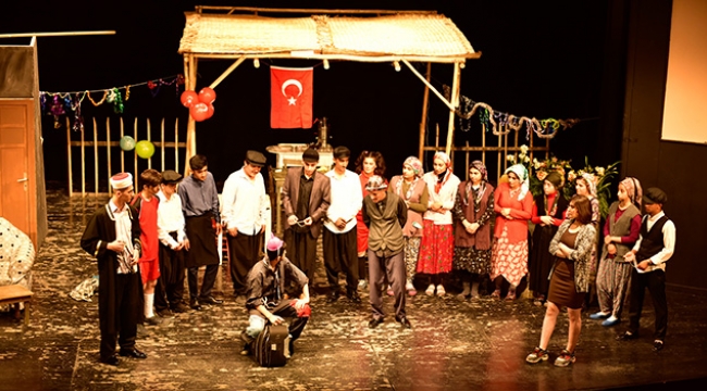 Liselerarası Tiyatro Şenliği perdelerini açtı