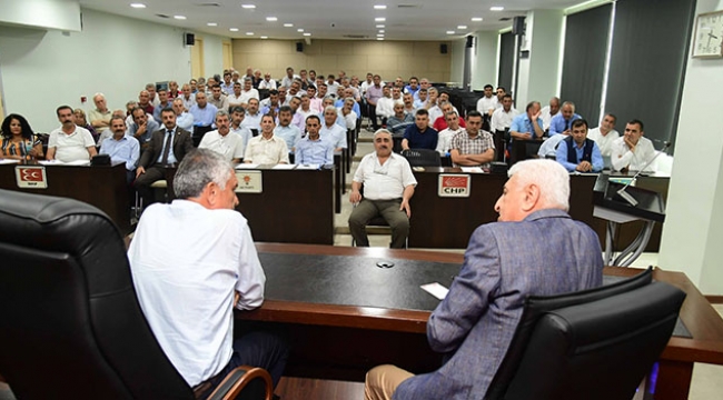 Muhtarlardan, Başkan  Karalar'a onur belgesi