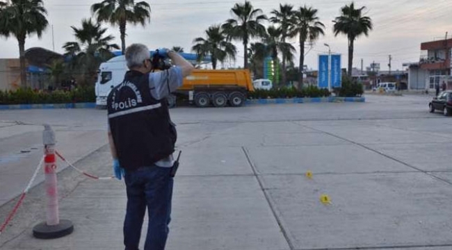 Önce tabancayla vurdu sonra arabasıyla çarptı
