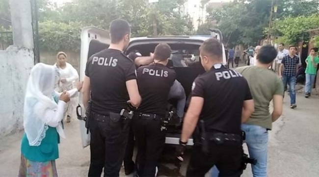 Polise makaslı saldırı