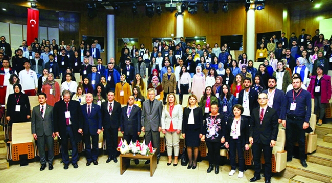 Sağlık personelleri bilgilerini tazeledi