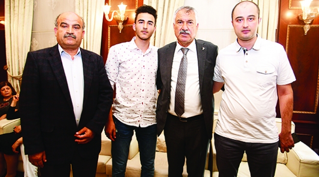 Şehit yakınlarından Karalar'a teşekkür ve hayırlı olsun ziyareti