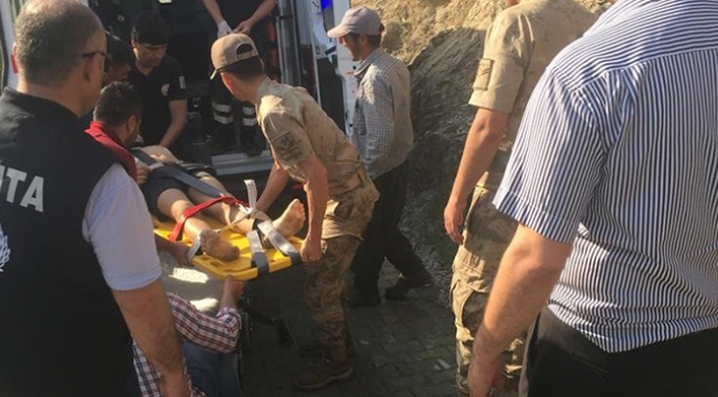 Serinlemek için girdiği çayda boğuldu