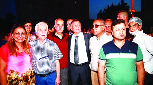 Seyhan Belediyesi iftar sofrasında bin 500 kişiyi ağırladı