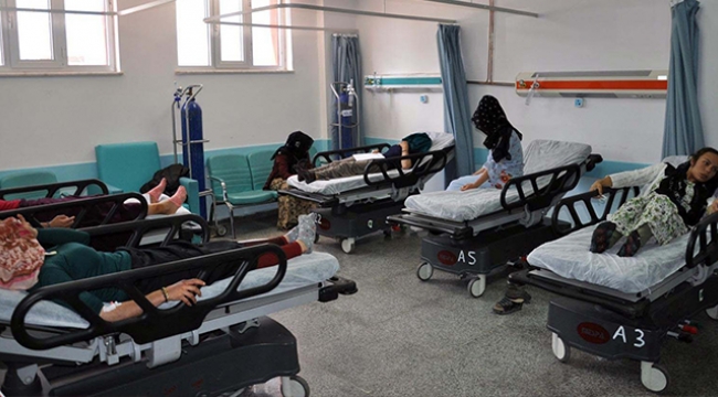 Tarım işçilerini taşıyan kamyonet devrildi