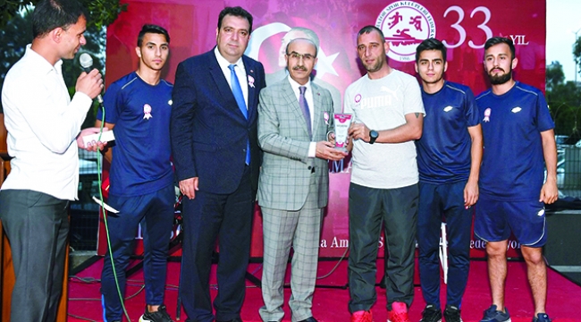 Vali Demirtaş’a ‘Amatör  Sporun Babası’ plaketi