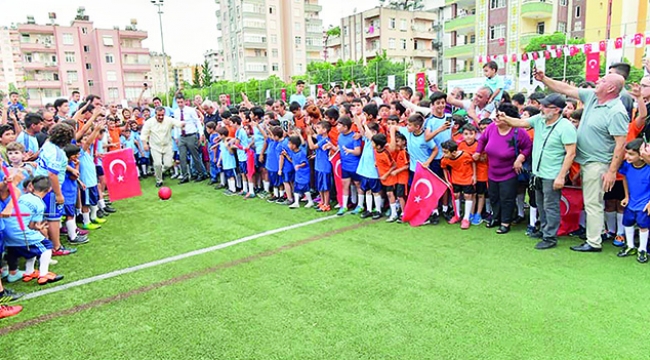 Ahlaklı sporcular yetiştirmeliyiz
