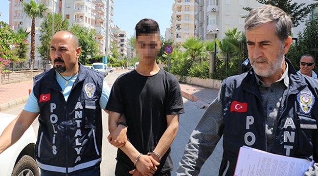 Babalar gününde babasını bıçakladı
