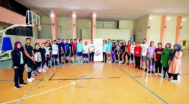 Badminton antrenörlük kursu başladı