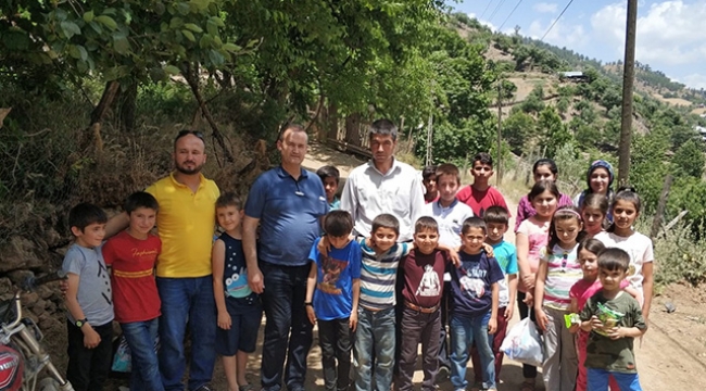 Bingöl katliamından kurtulan asker, çocukların yüzünü güldürdü