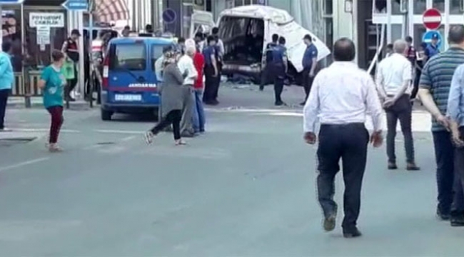 Dur ihtarına uymayan araç kaza yaptı 10 ölü