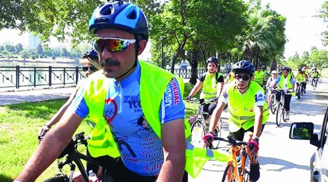 Gazeteci Kemal Yücel  umuda pedal sürüyor
