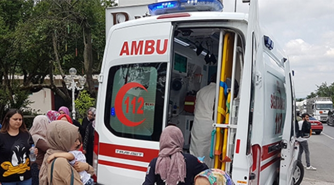 İki otomobil çarpıştı: 1'i çocuk 7 yaralı