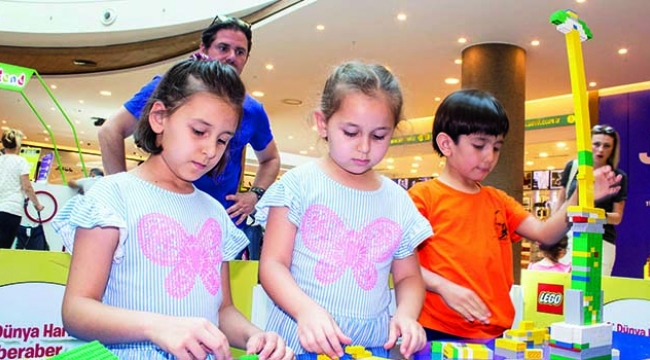 Legolardan dev dünya haritası