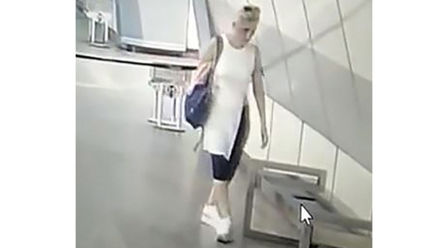 Metro istasyonunda telefon çalan hırsız kamerada