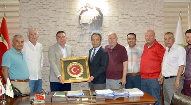 Müteahhitler sorunlarını Küreksiz’e anlattı