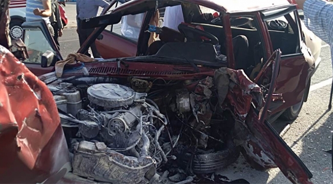 Otomobiller çarpıştı: 2 ölü, 5 yaralı