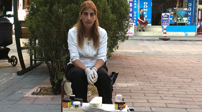 Şiddetten kaçtı, ayakkabı boyayarak yaşama tutunuyor