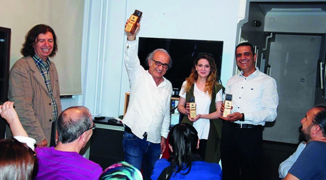 Uygur, Konya’da fotoğraf sergisi açtı seminer verdi