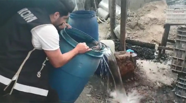 Adana'da sahte içki operasyonu 2 bin litre sahte içki ele geçirildi