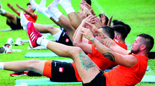 Adanaspor yeni sezona çift idmanla çalışıyor