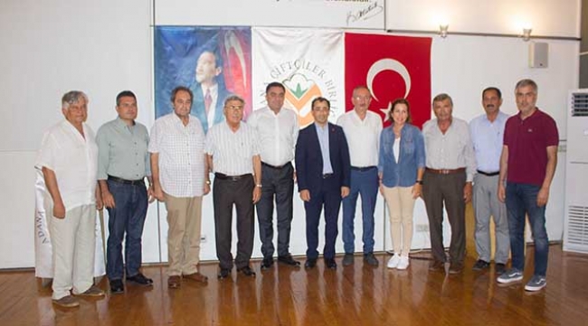 AK Parti yöneticileri çiftçinin hükümetten beklentilerini dinledi