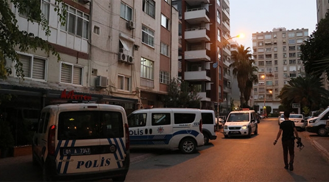 Annesini tabanca ile vurarak ağır yaraladı