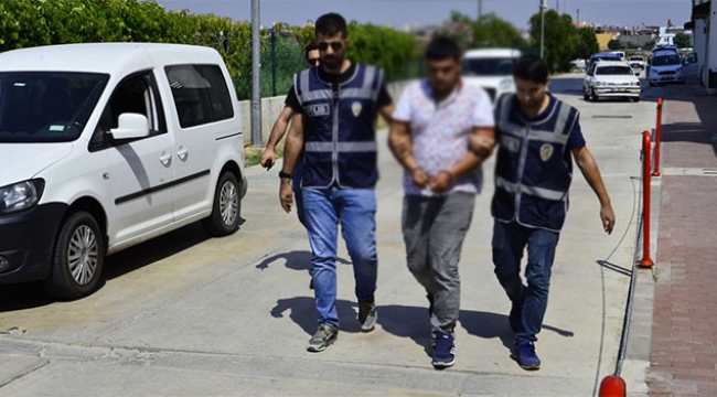 Borcunu isteyen şahsı vurmak istedi arkadaşını öldürdü