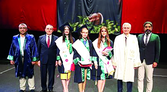 Çukurova Hukuk 87 mezununu törenle uğurladı