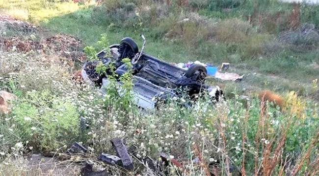 Hafif ticari araç şarampole devrildi 7 yaralı