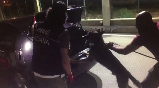 İki günde iki otomobilde 33 kilo 550 gram esrar ele geçirildi