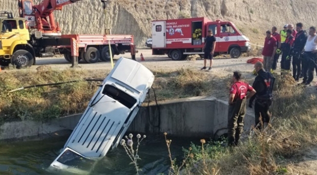 Kaza yapan araçta feci şekilde can verdiler