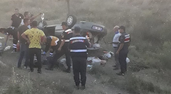 Takla atan otomobil şarampole düştü ters devrildi