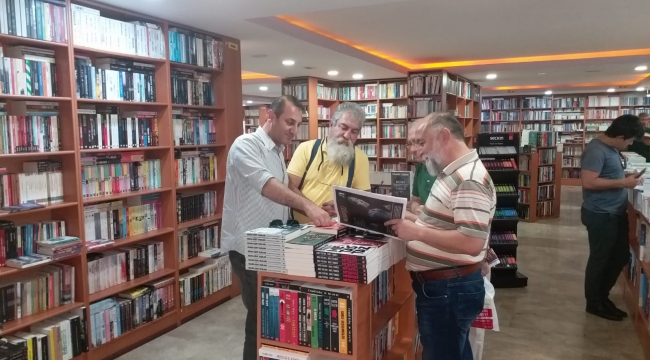 Ustalar Arka Plan'da buluştu