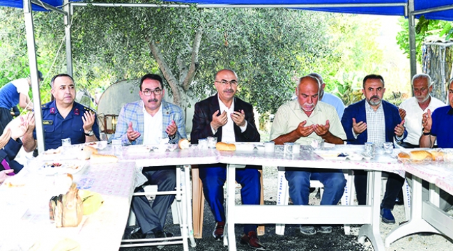 Vali Demirtaş ile eşi şehidin mevlidine katıldı